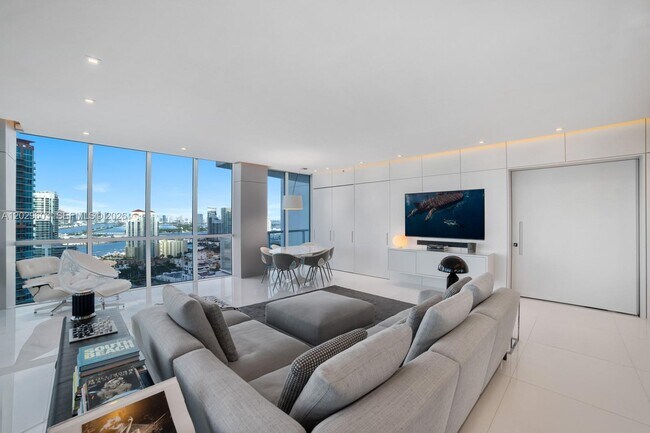 50 South Pointe Dr Unit 2903