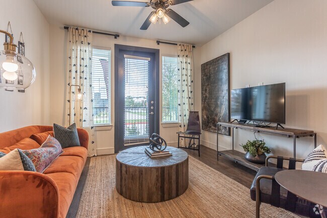 1 BR, 1 BA - 750 SF