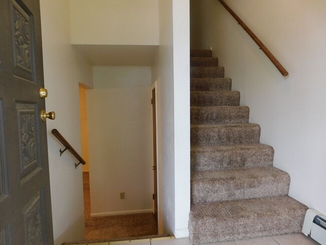 Photo - 402 Dressell Dr Unit A