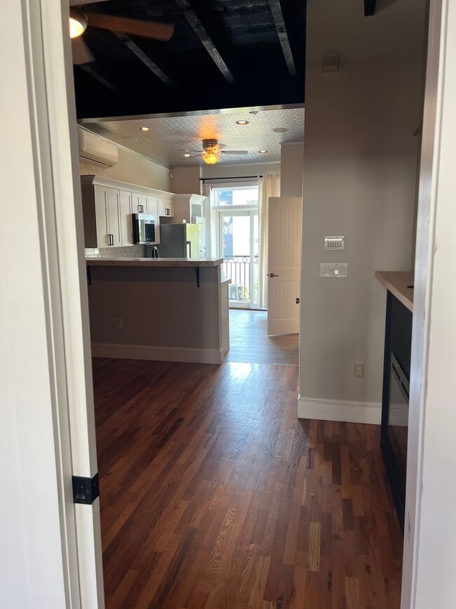 Photo - 4352 Main St Unit 2nd Fl