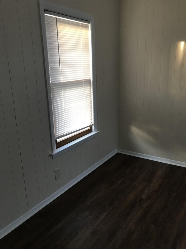 Photo - 406 N Bismark Ave