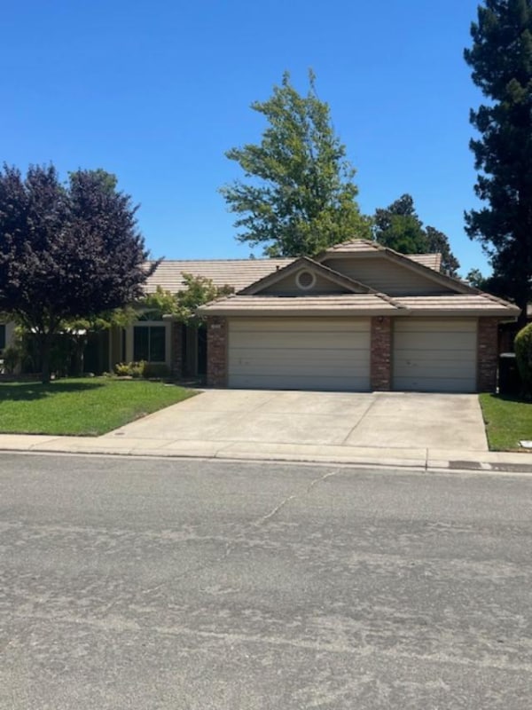 Photo - 1620 Steinbeck Dr House