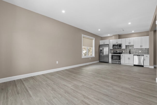 Photo - 5 Washington Ave