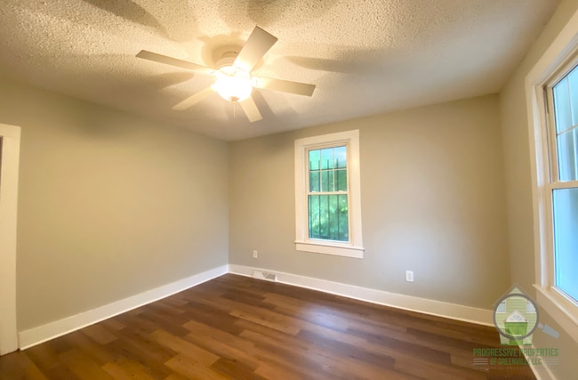 Photo - 1523 Hampton Ave