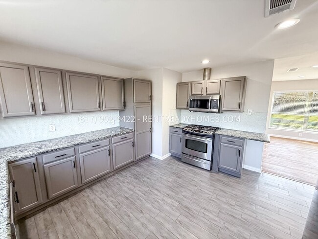 Photo - 6700 Reeves St