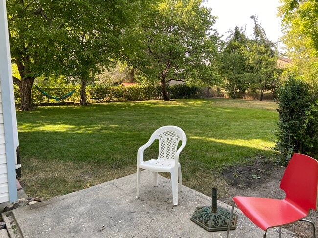 Photo - 401 E Maxwell Ln Unidad B