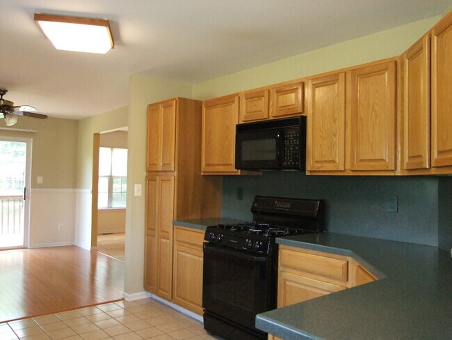 Photo - 12 Roxiticus Ct