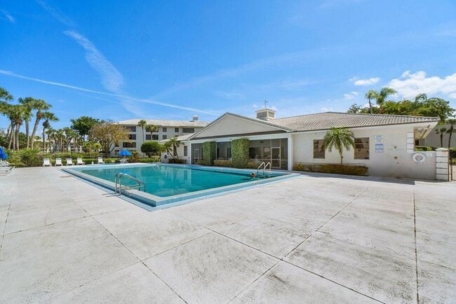 Photo - 3710 Whitehall Dr Unidad 203