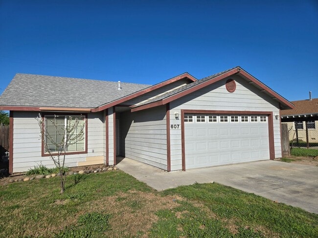 Building Photo - 907 S Santa Clara St