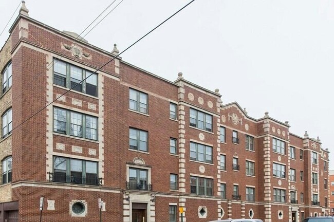 Building Photo - 1011 Hull Terrace Unit 1-1 Rental