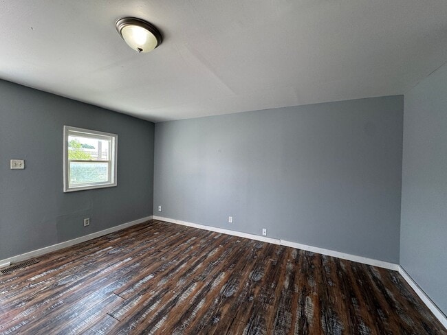 Photo - Fountain Square 2 Bed 1 Bath with large backyard.