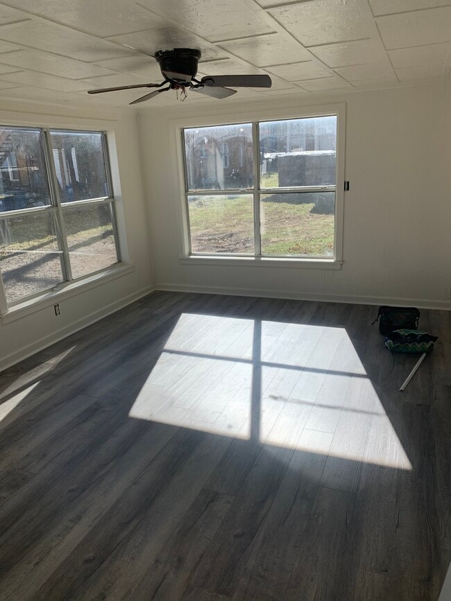 Photo - 208 W Elm Ave Unit Lower Apt