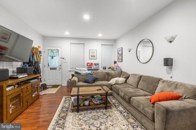 Photo - 1202 Gerritt St