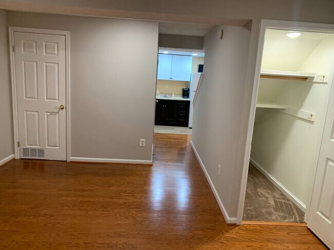 Photo - 37 Sudley Ford Ct