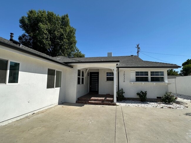 Building Photo - Beautiful Single story 4 Bedrooms 2 Baths ... Rental