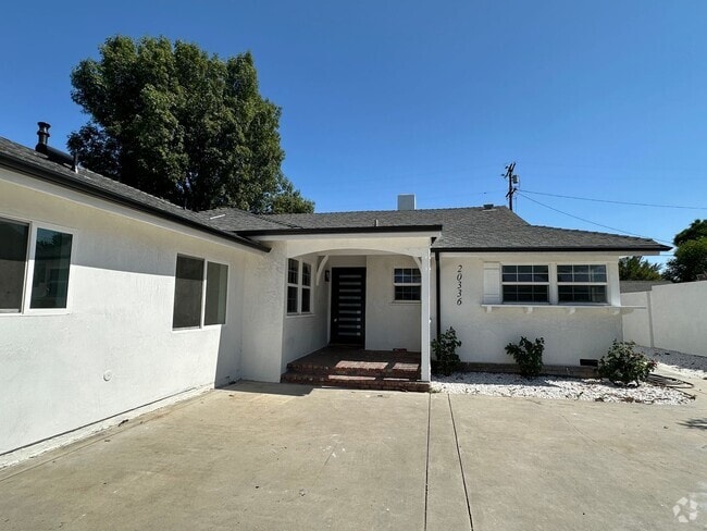 Building Photo - Beautiful Single story 4 Bedrooms 2 Baths ... Rental