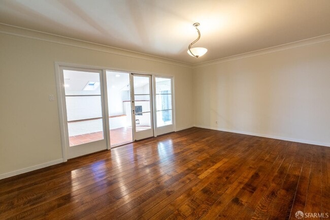 Photo - 1030 Ulloa St