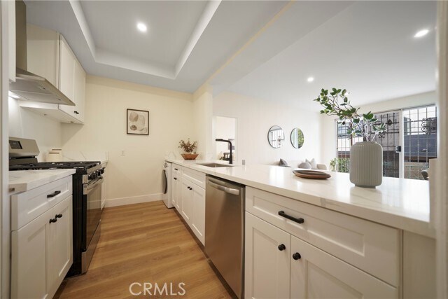 Photo - 104 S Hayworth Ave Unit 204