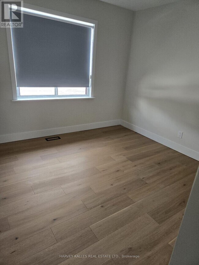 Photo - 111 McAllister Rd