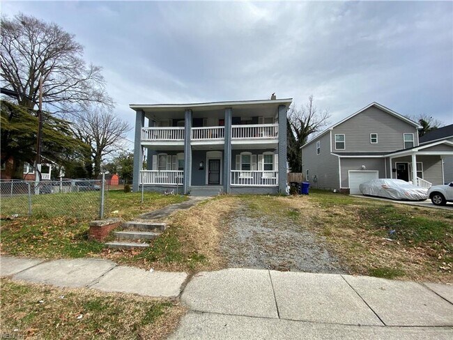 Photo - MOVE IN READY 4 Bedroom in the Heart of Portsmouth!