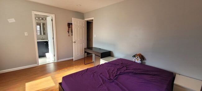 Master bedroom - 166-10 140th Ave Unit 1