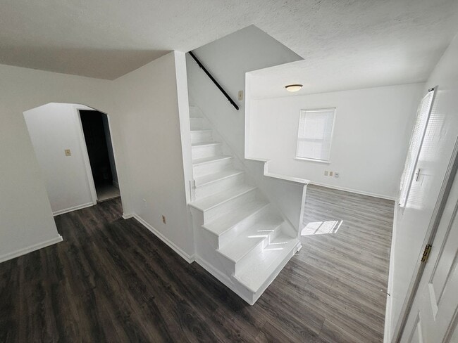 Photo - Beautiful 3-4 Bedroom 2 Bathroom Home