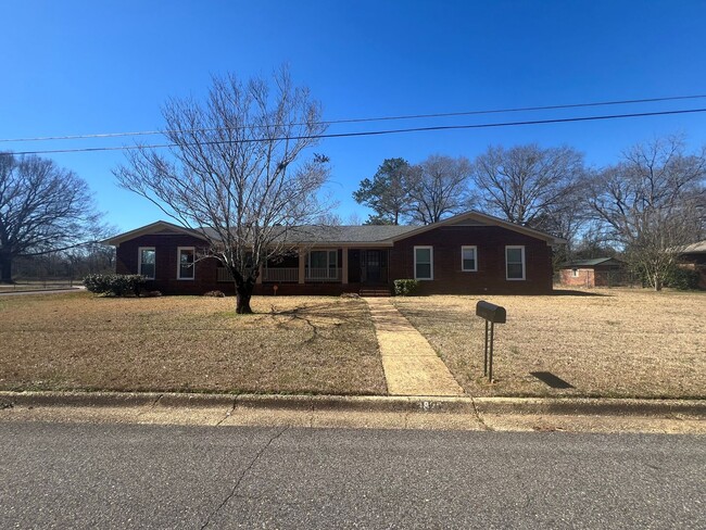 3 bedroom 2 bathroom brick home - 3 bedroom 2 bathroom brick home