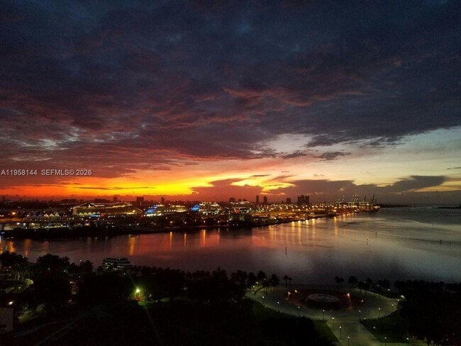 Photo - 50 Biscayne Blvd Unidad 2206