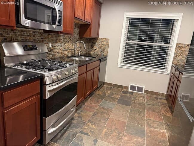 Photo - 1773 Villa Rd