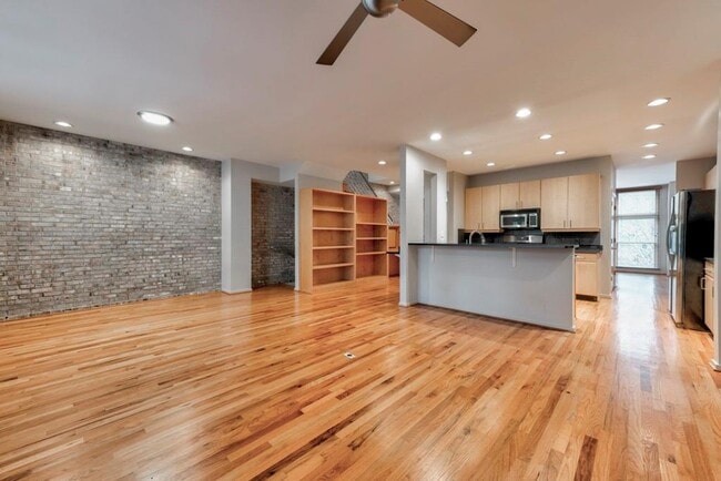 Photo - 1318 Fernwood Cir NE