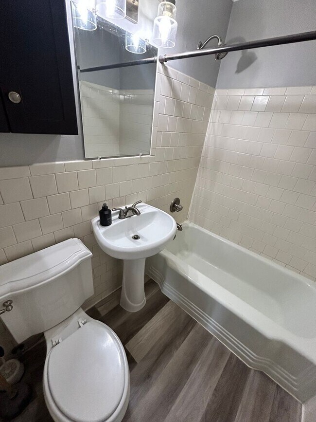 Photo - 1906 Wakefield Ave