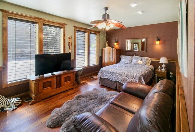 Photo - Safari Suite: Cozy, Downtown Jacksonville, First Floor $300 Utility Fee