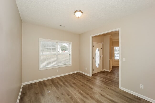 Photo - 303 Tara Beach Ln