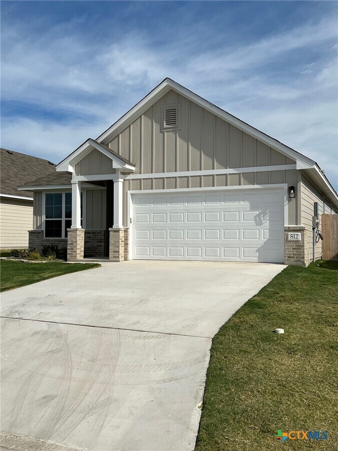 Photo - 812 La Parra Bend