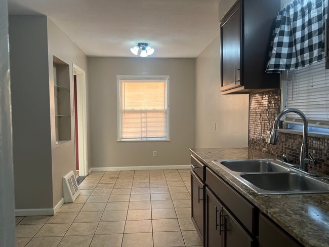 Photo - 20012 Biltmore St