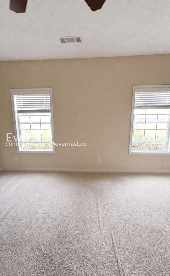Photo - 8606 Thomas Ln