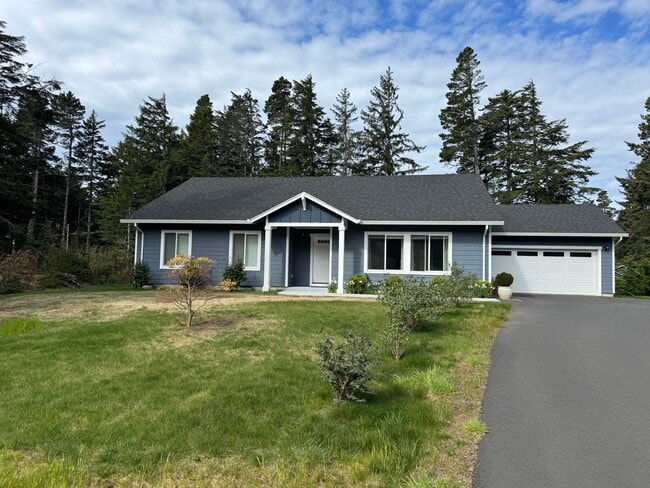 Building Photo - ***Coming Soon - 3 Bedroom Home in Otter Rock***