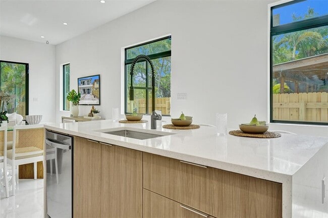 Photo - 606 SW 7th Ave