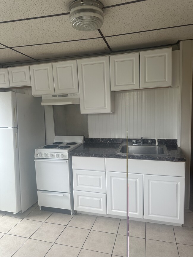 Building Photo - 5 Marion St Unit R