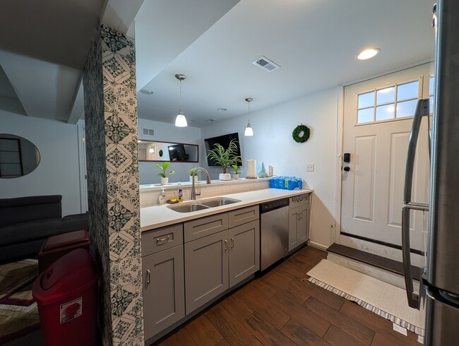 Photo - 2324 W Monroe St