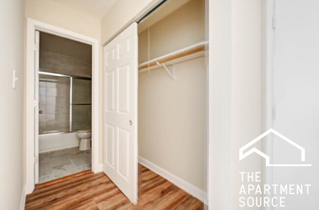 Photo - 5841 N Winthrop Ave Unidad 407