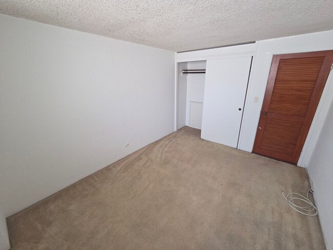 Photo - Spacious 1 Bedroom Ocean View Apartment in the Secured "Makaha Surfside" Complex.