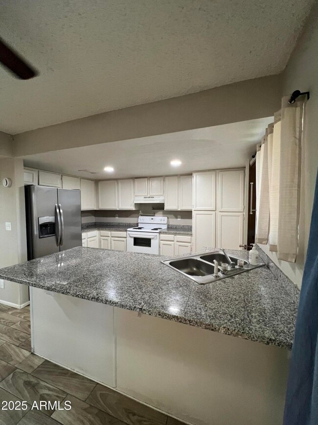 Photo - 5819 N 59th Dr
