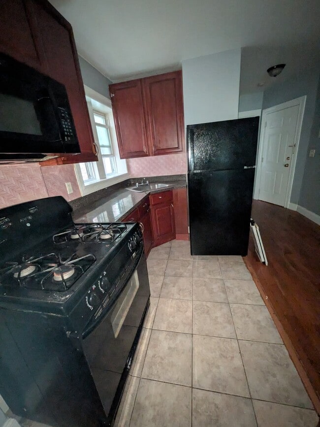 552 Avenue C