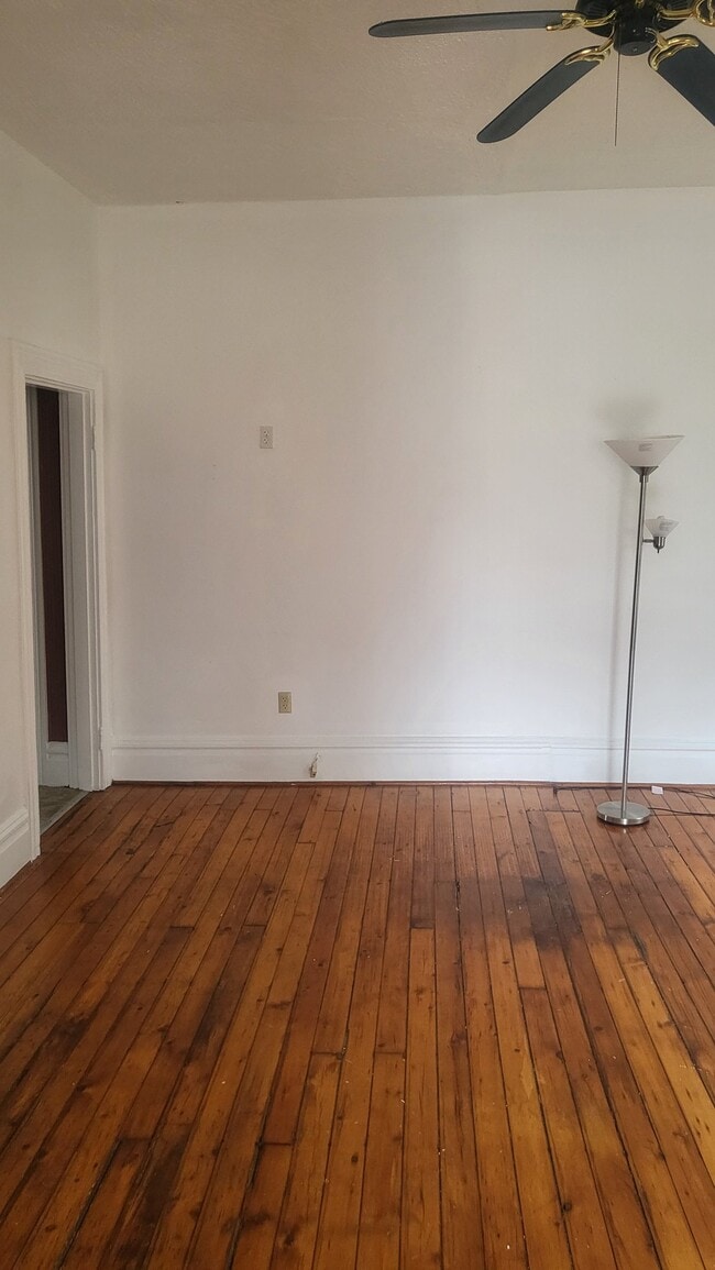 1130 Broadway Ave