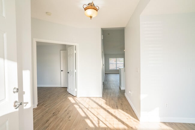 Photo - 2001 SW Ember St