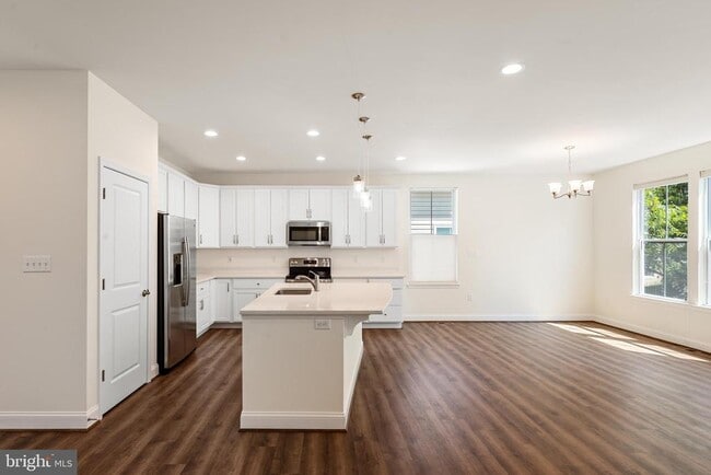 Photo - 105 Amberfield Ct