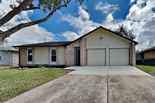 Building Photo - 216 Tara Plantation Dr