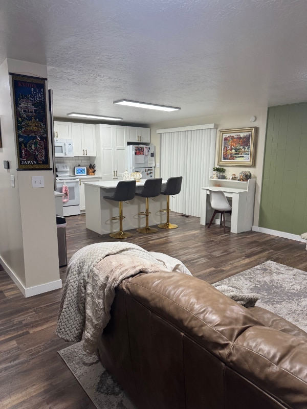 Photo - 4524 Balsam Ave