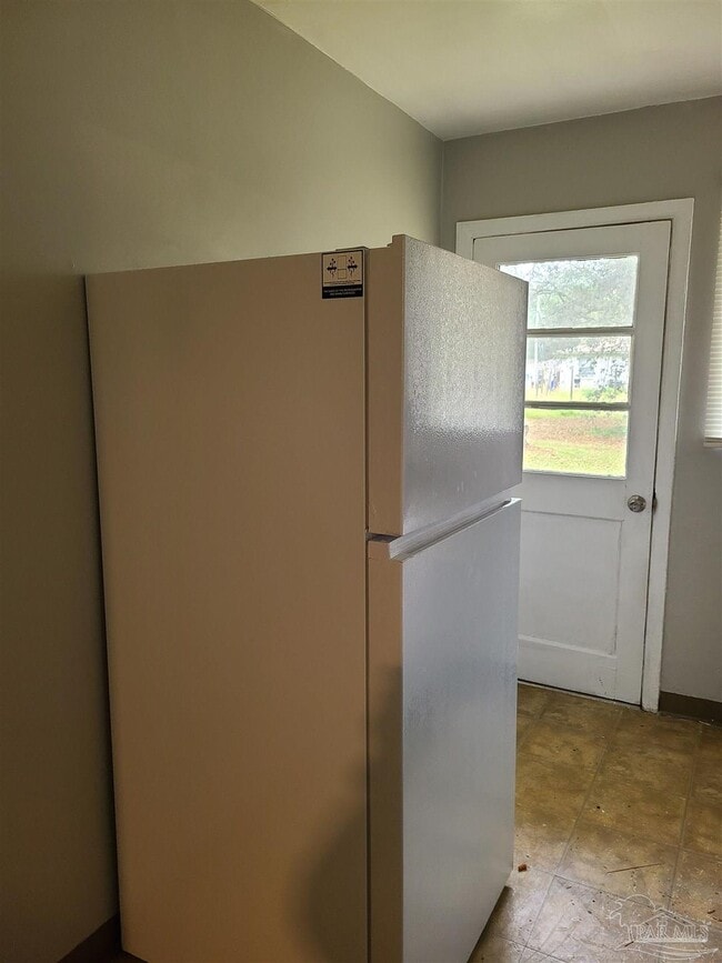 Photo - 104 Ellinor Ct